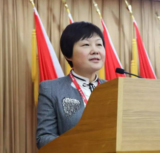 順義區(qū)工商聯(lián)黨組書記、順義區(qū)常務副主席單曉梅做工作報告